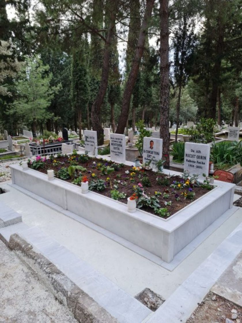 Bayındır Mezar Süsleme Mezar Üstü Süsleme Çiçeklendirme