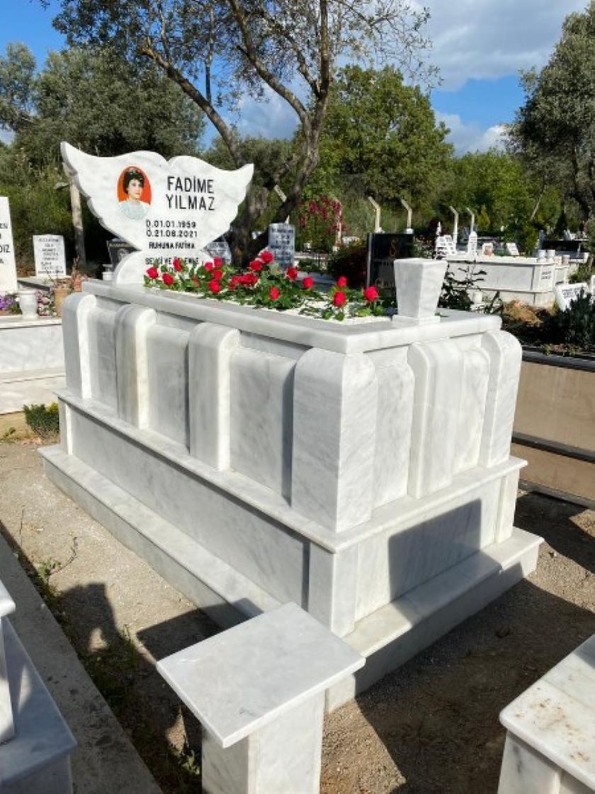 Dikili Mezar Çiçeklendirme İzmir Mezar Bakımı