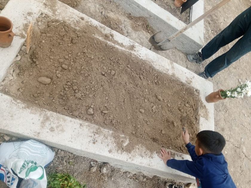 Karaburun Mezar Bakımı Temizleme İzmir Mezar Bakımı