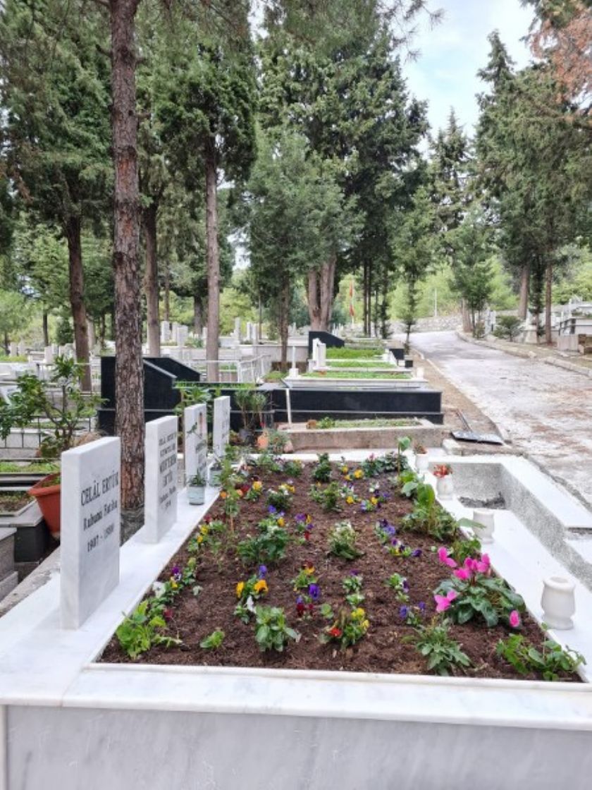 Karşıyaka Mermer Mezar Bakımı Temizliği Mezar Bakım Hizmetleri