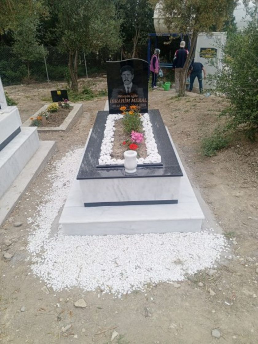 Kuşadası Kabir Bakımı Kabir Temizlik Bakım Firması İzmir