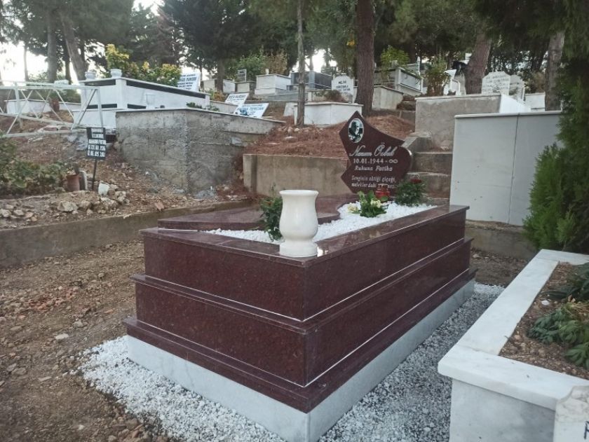 Kuşadası Mezar Süsleme Mezar Üstü Süsleme Çiçeklendirme