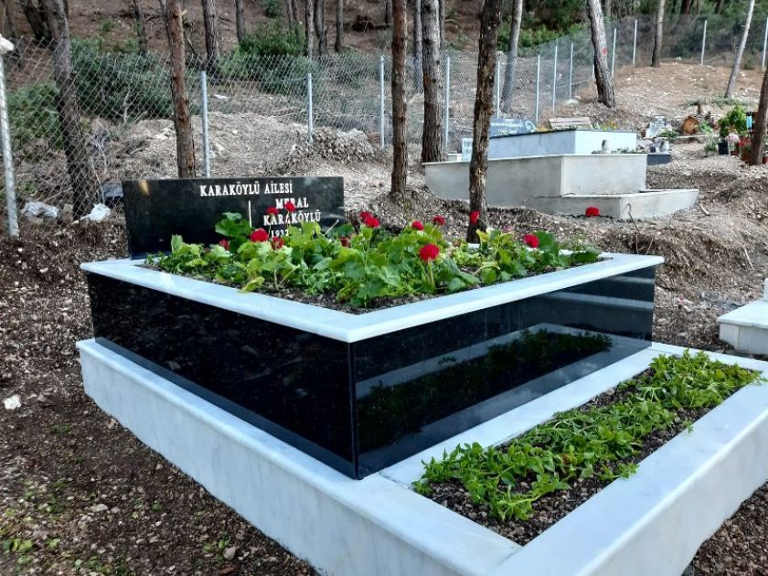 Tire Kabir Bakımı Kabir Temizlik Bakım Firması İzmir