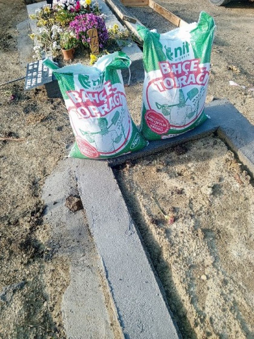 Tire Mezar Peyzaj Hizmetleri Çiçeklendirme Bakım Temizlik