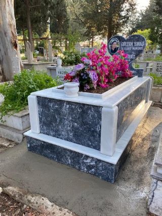 Bergama Mezar Çiçeklendirme İzmir Mezar Bakımı
