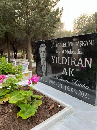 Bodrum Mezar Çiçeklendirme İzmir Mezar Bakımı