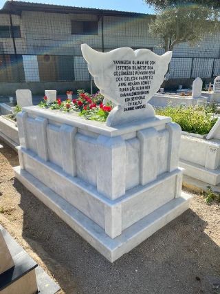 Çeşme Mezar Çiçeklendirme İzmir Mezar Bakımı