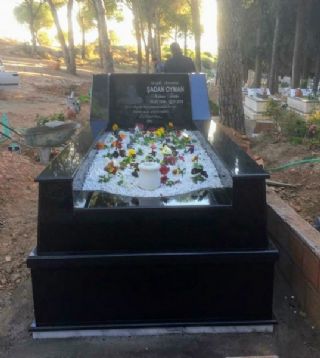 Çeşme Mezar Peyzaj Hizmetleri Çiçeklendirme Bakım Temizlik