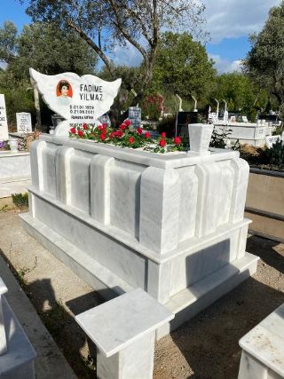 Dikili Mezar Çiçeklendirme İzmir Mezar Bakımı