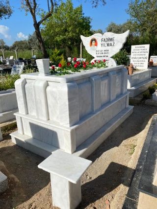 Gaziemir Mezar Çiçeklendirme İzmir Mezar Bakımı
