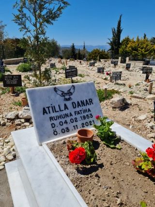 Gaziemir Mezar Peyzaj Hizmetleri Çiçeklendirme Bakım Temizlik