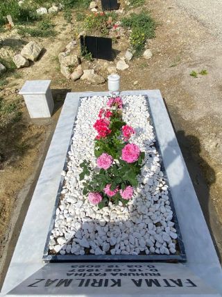 Karşıyaka Mezar Peyzaj Hizmetleri Çiçeklendirme Bakım Temizlik