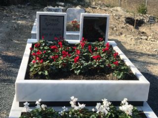 Seferihisar Mezar Çiçeklendirme İzmir Mezar Bakımı