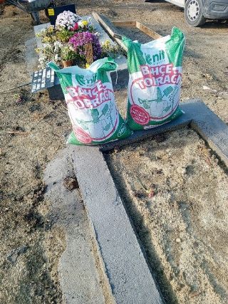 Selçuk Mezar Peyzaj Hizmetleri Çiçeklendirme Bakım Temizlik
