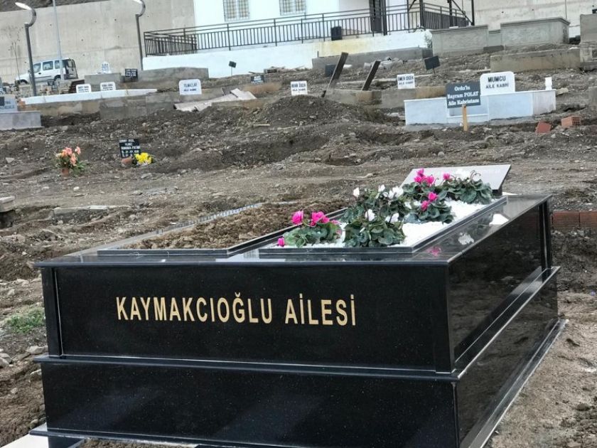 Aile Kabristanlığı Siyah Granit Mermer